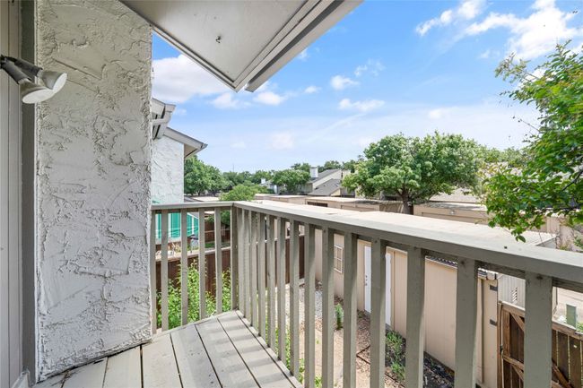 9818 Amberton Pkwy, Townhouse with 3 bedrooms, 3 bathrooms and null parking in Dallas TX | Image 27