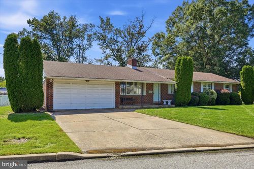409 Wall St, GIBBSTOWN, NJ, 08027-1714 | Card Image