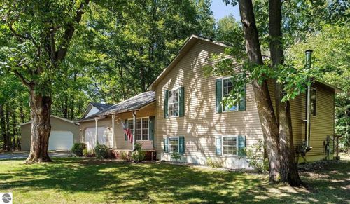 10350 Gray Fox Dr, Interlochen, MI, 49643-9310 | Card Image