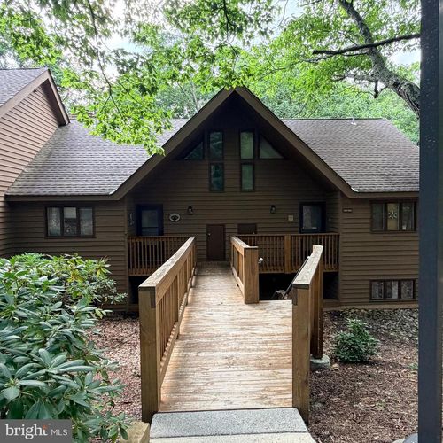 758-758 Laurelwood, Roseland, VA, 22967-8148 | Card Image
