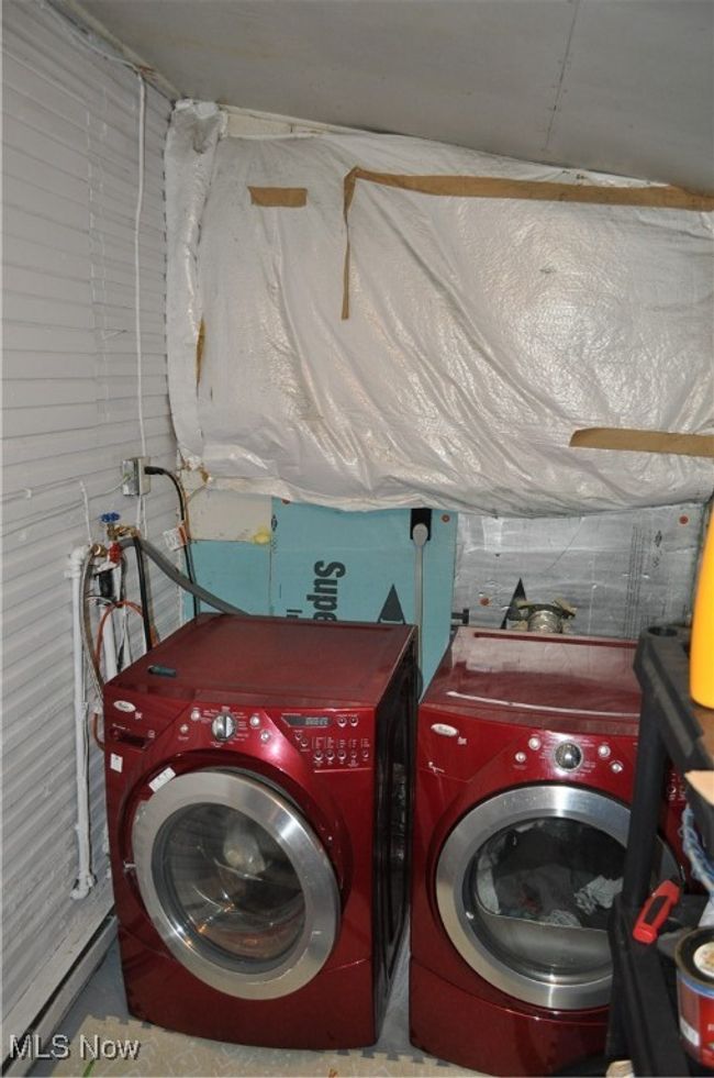 82 W 1 St St, House other with 5 bedrooms, 2 bathrooms and null parking in Frazeysburg OH | Image 38