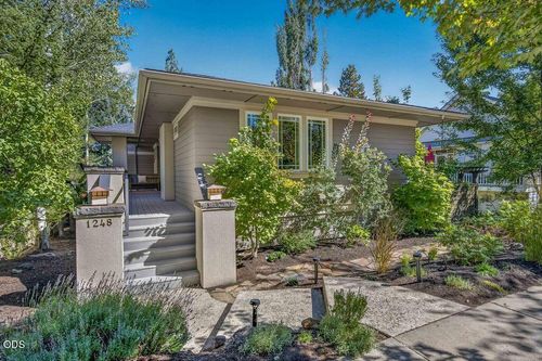 1248 Nw Fort Clatsop St, Bend, OR, 97703-5494 | Card Image
