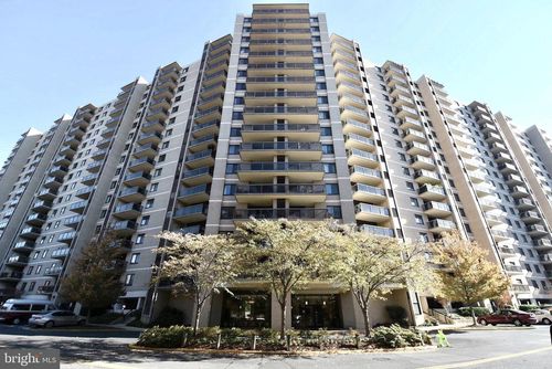 703-307 Yoakum Pkwy, ALEXANDRIA, VA, 22304-4017 | Card Image