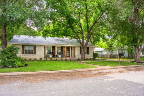 506 N Lincoln St, Fredericksburg, TX, 78624-3928 | Card Image