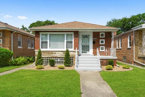 8414 S King Dr, Chicago, IL, 60619-6034 | Card Image