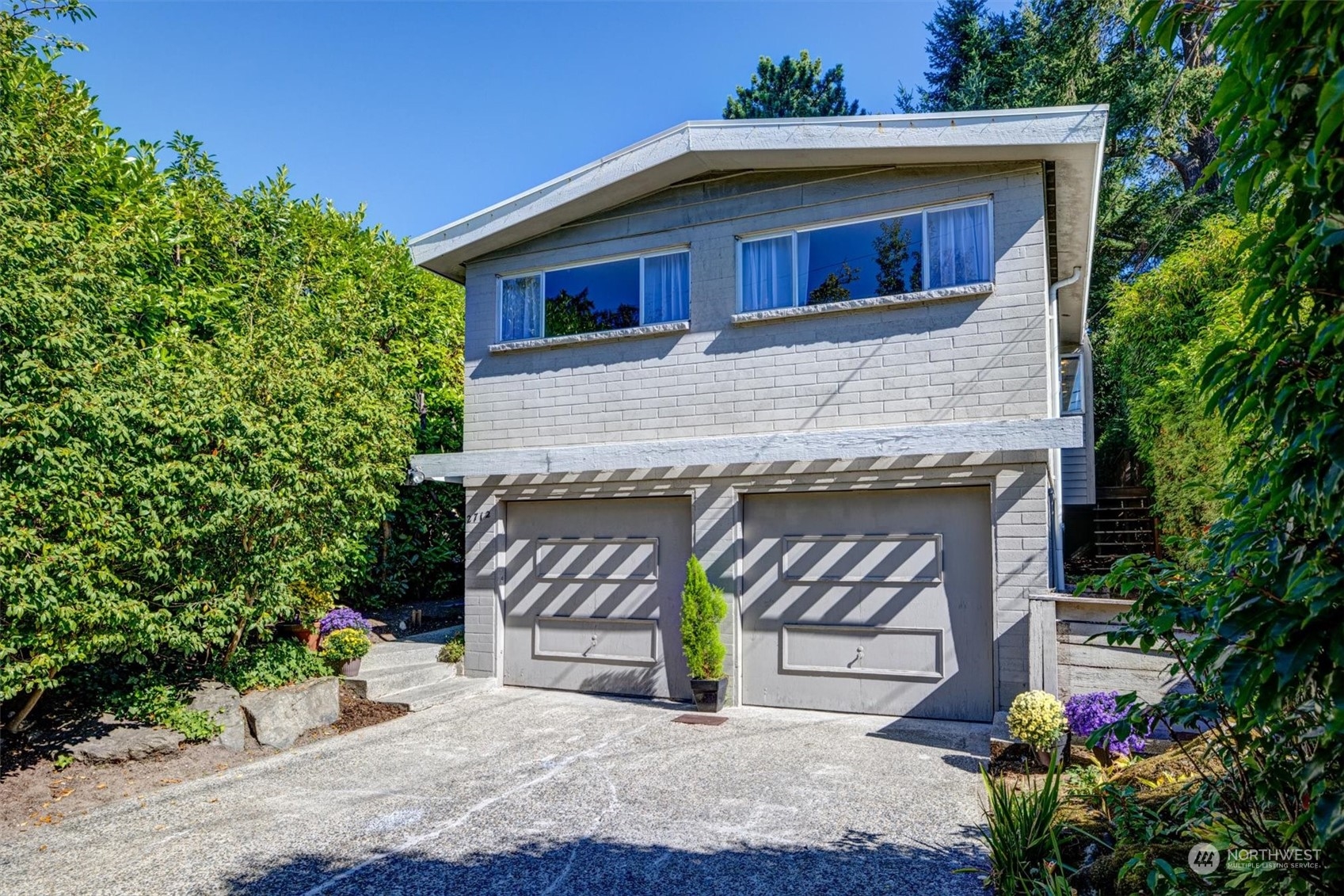 61st Ave, Mercer Island, WA 98040