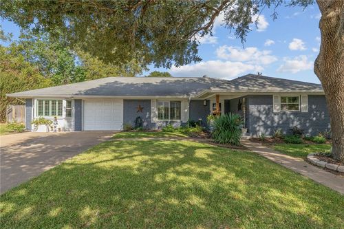 502 Spinn St, Brenham, TX, 77833-5368 | Card Image