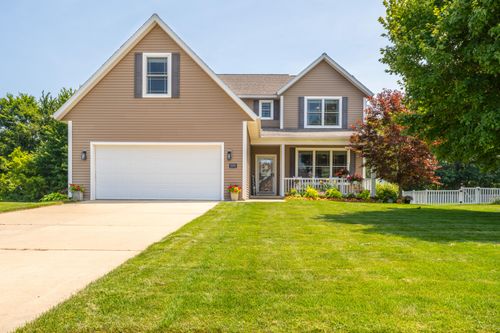 5891 Racine Dr, Stevensville, MI, 49127-8661 | Card Image