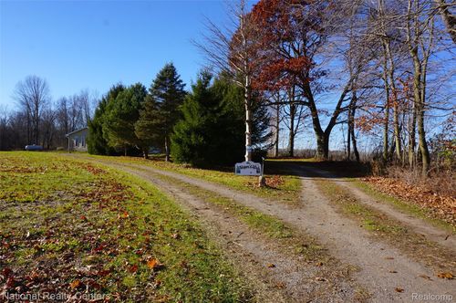 1495 Briggsville Rd, Fowlerville, MI, 48836-8230 | Card Image