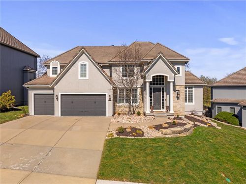 8926 Quail Ridge Ln, Lenexa, KS, 66220-3445 | Card Image