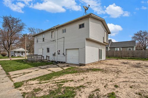 202 Poplar St, Three Oaks, MI, 49128-1067 | Card Image