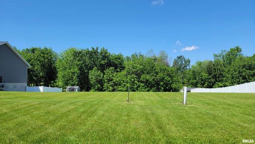508 Prairie Meadow Dr, Blue Grass, IA, 52726-8505 | Card Image