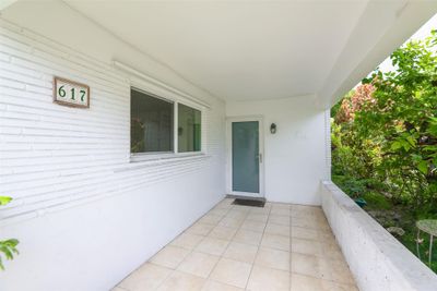 617 Sw 4th Ct, House other with 3 bedrooms, 2 bathrooms and null parking in Hallandale Beach FL | Image 3