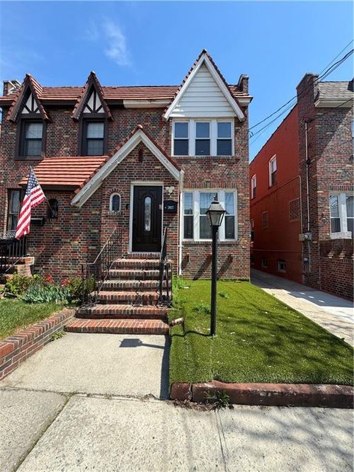 2027 E 35th Street, Brooklyn, NY, 11234 | Card Image