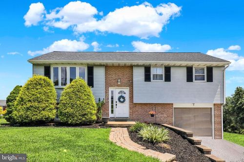 73 Sleepy Hollow Rd, Lititz, PA, 17543-9772 | Card Image