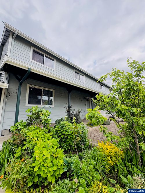 1525 Lee St Se, Salem, OR, 97302-1325 | Card Image