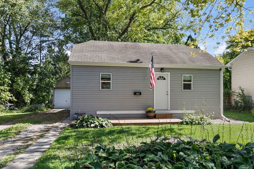 1026 Clay St, Woodstock, IL, 60098-2808 | Card Image