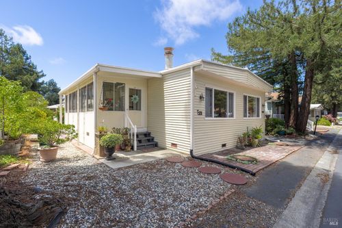 237 Petaluma Way, Petaluma, CA, 94954 | Card Image