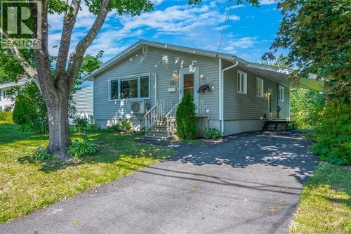 15 Lorne St, Fredericton, NB, E3B2Y6 | Card Image