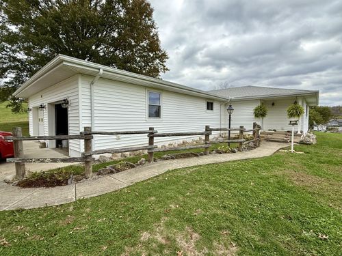 43 N Main St, Amesville, OH, 45711-5001 | Card Image