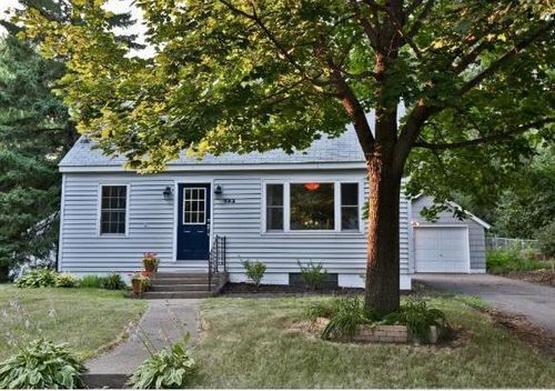 723 Laurel Ave, HUDSON, WI, 54016-1904 | Card Image