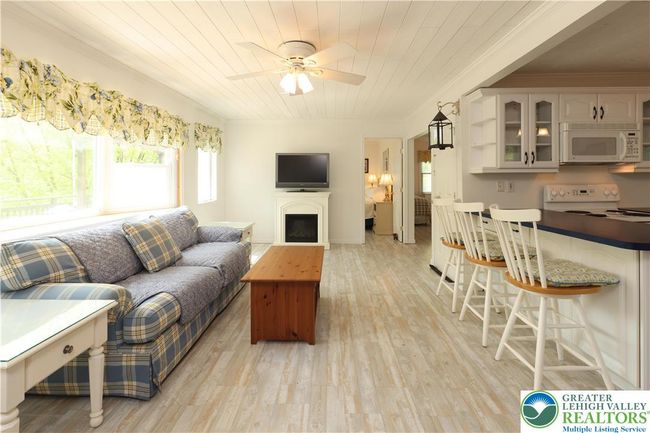 Living Room | Image 7