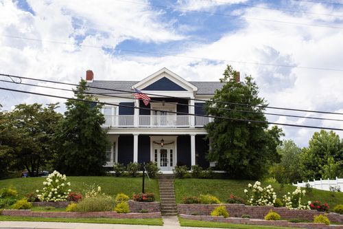 709 Main St, West Liberty, KY, 41472-1019 | Card Image