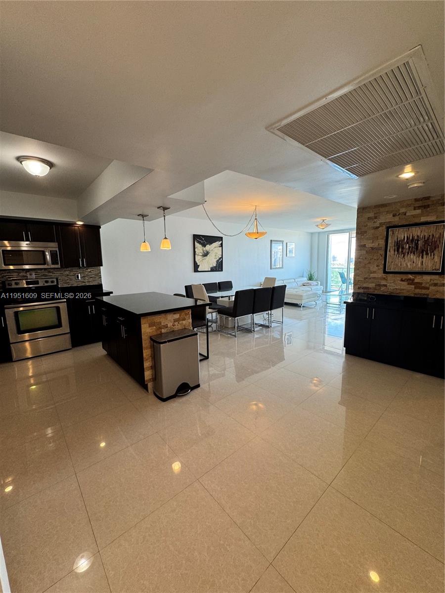 Residential Lease in Sunny Isles Beach 3