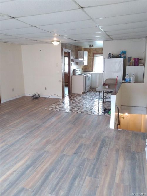 58 Main St, Walden, NY, 12586-1884 | Card Image