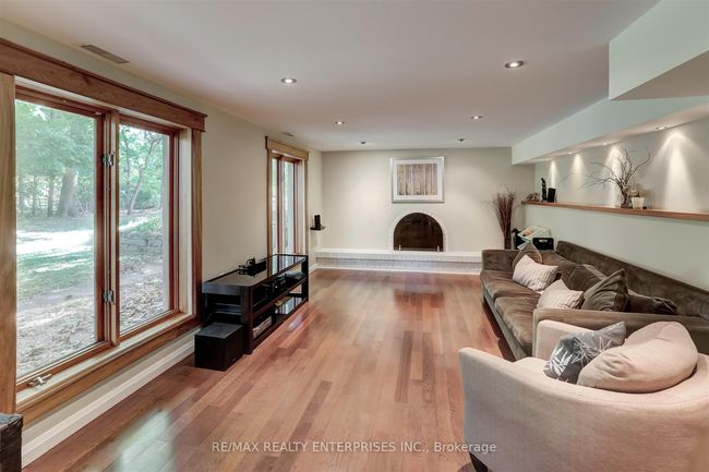 1648 Angela Cres, House other with 4 bedrooms, 2 bathrooms and 4 parking in Mississauga ON | Image 22