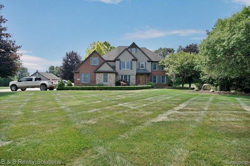 111 Amy Lynn Ct, Metamora, MI, 48455-9246 | Card Image
