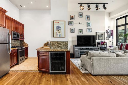 apt-c301-530 Gregory Ave, Weehawken, NJ, 07086-5743 | Card Image