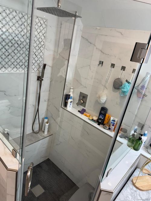 48 Jefferson Rd, Farmingdale, NY, 11735-2208 | Card Image