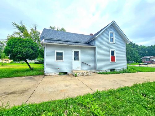 211 Colfax Ave Ne, Hector, MN, 55342-1055 | Card Image