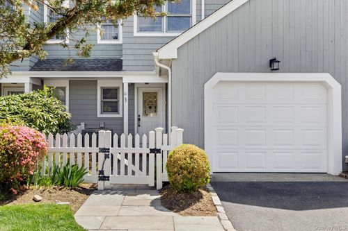 61 Brittany Ln, Westhampton Beach, NY, 11978-1440 | Card Image