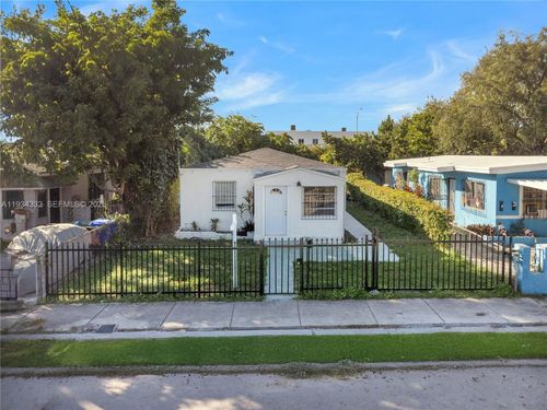 6940 Nw 6th Ct, Miami, FL, 33150-3806 | Card Image