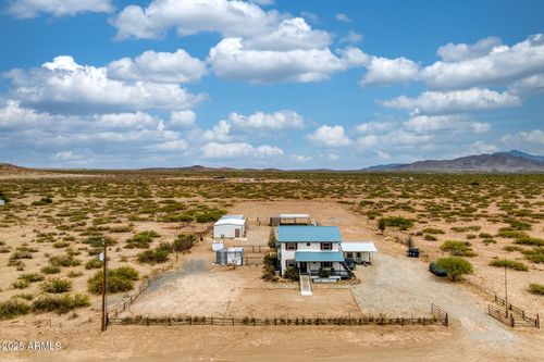 6464 N Six Gun Rd, Willcox, AZ, 85643-3264 | Card Image