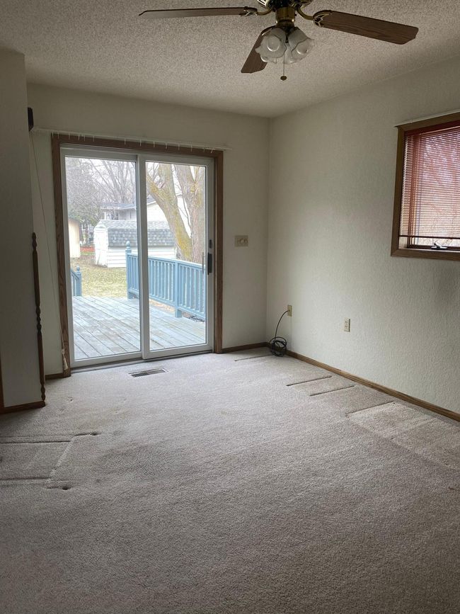 Main floor family room | Image 14