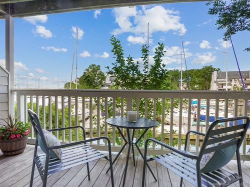 apt-311-123 Harbor Dr, Stamford, CT, 06902-7489 | Card Image