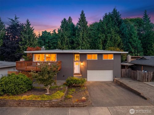 7430 143rd Ave Ne, Redmond, WA, 98052-4113 | Card Image