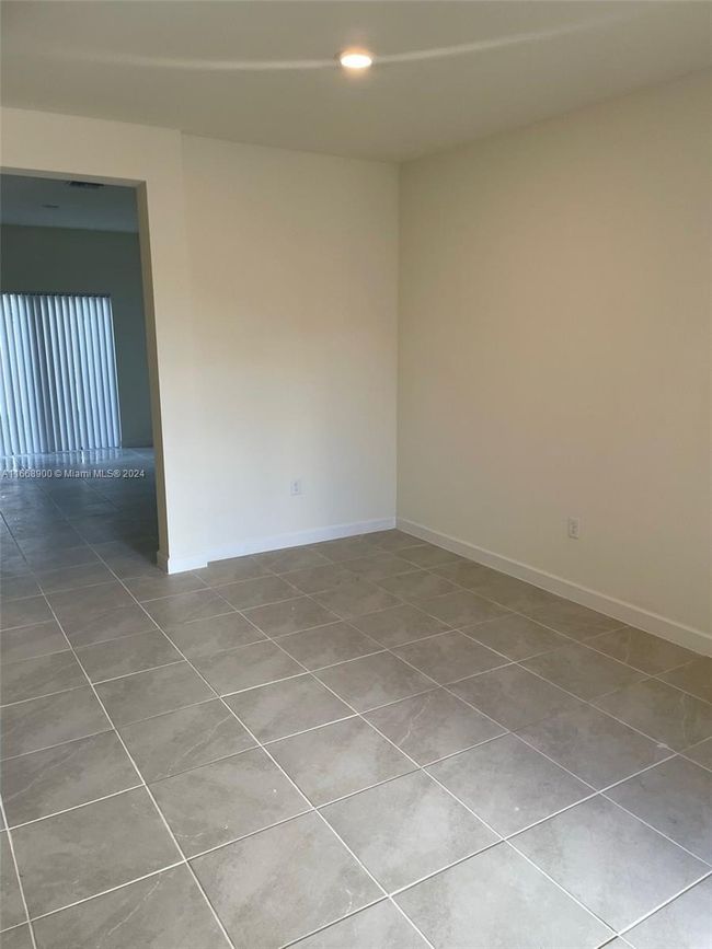 3415 W 112 Th Ter, Townhouse with 3 bedrooms, 3 bathrooms and null parking in Hialeah FL | Image 8
