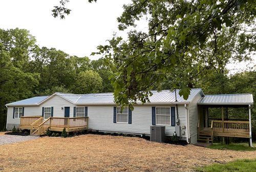 2061 Little Hurricane Creek Rd, Mc Ewen, TN, 37101-4138 | Card Image