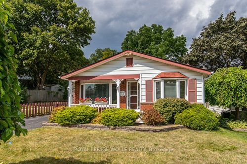 {{alt}} | Card Image