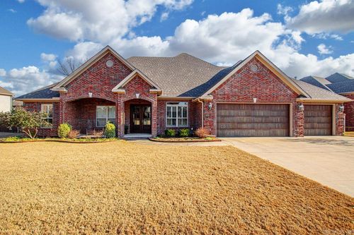 9908 Oak Heights Drive, Sherwood, AR, 72120-1884 | Card Image