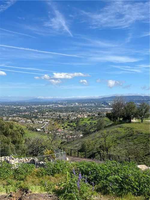 150 Dapplegray Rd, Bell Canyon, CA, 91307-1011 | Card Image