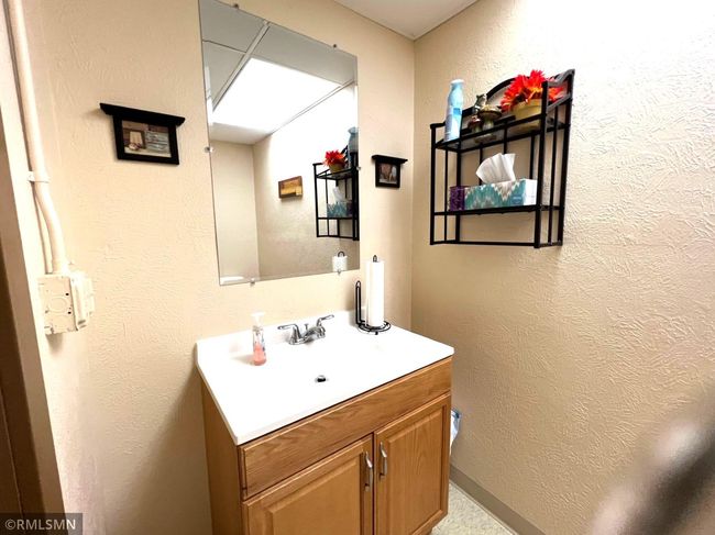 Bathroom Half | Image 6