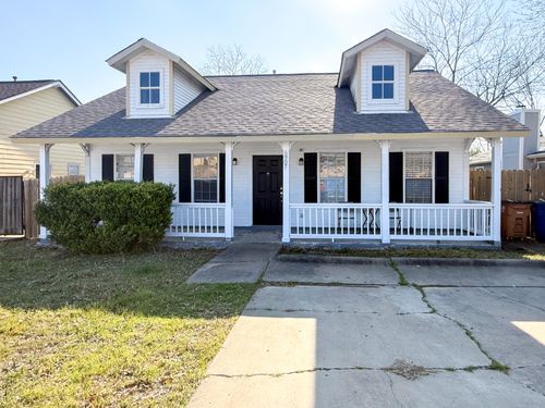 6907 Stonleigh Pl, Austin, TX, 78744-5067 | Card Image