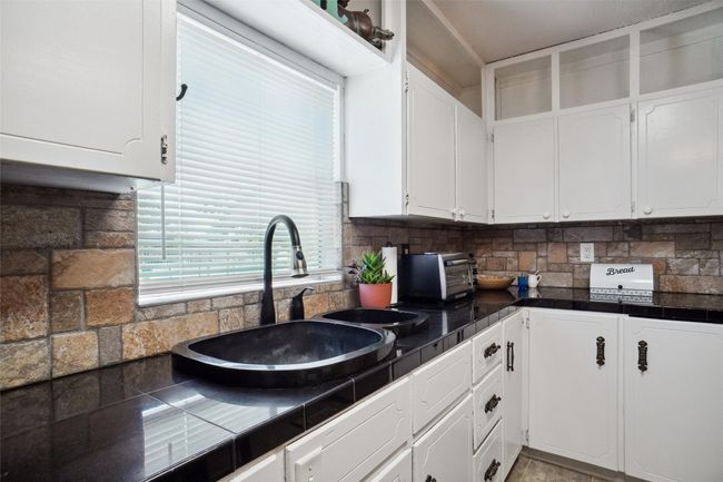 1860 Old Base Rd, House other with 3 bedrooms, 4 bathrooms and null parking in Aurora TX | Image 7
