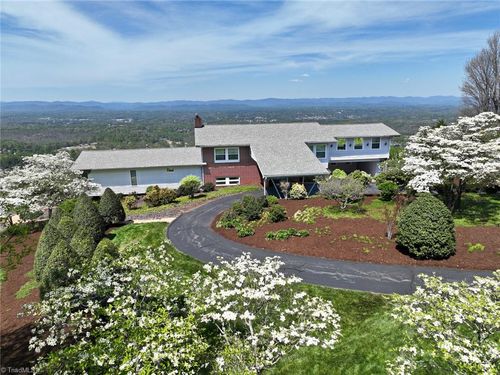 271 Casa Robles Dr, Moravian Falls, NC, 28654-9683 | Card Image