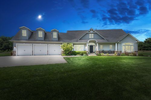 22150 Westfork Dr, Edwardsburg, MI, 49112-9282 | Card Image